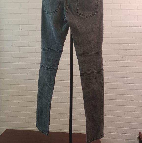 Forever 21 Jeans - Picture 3 of 6